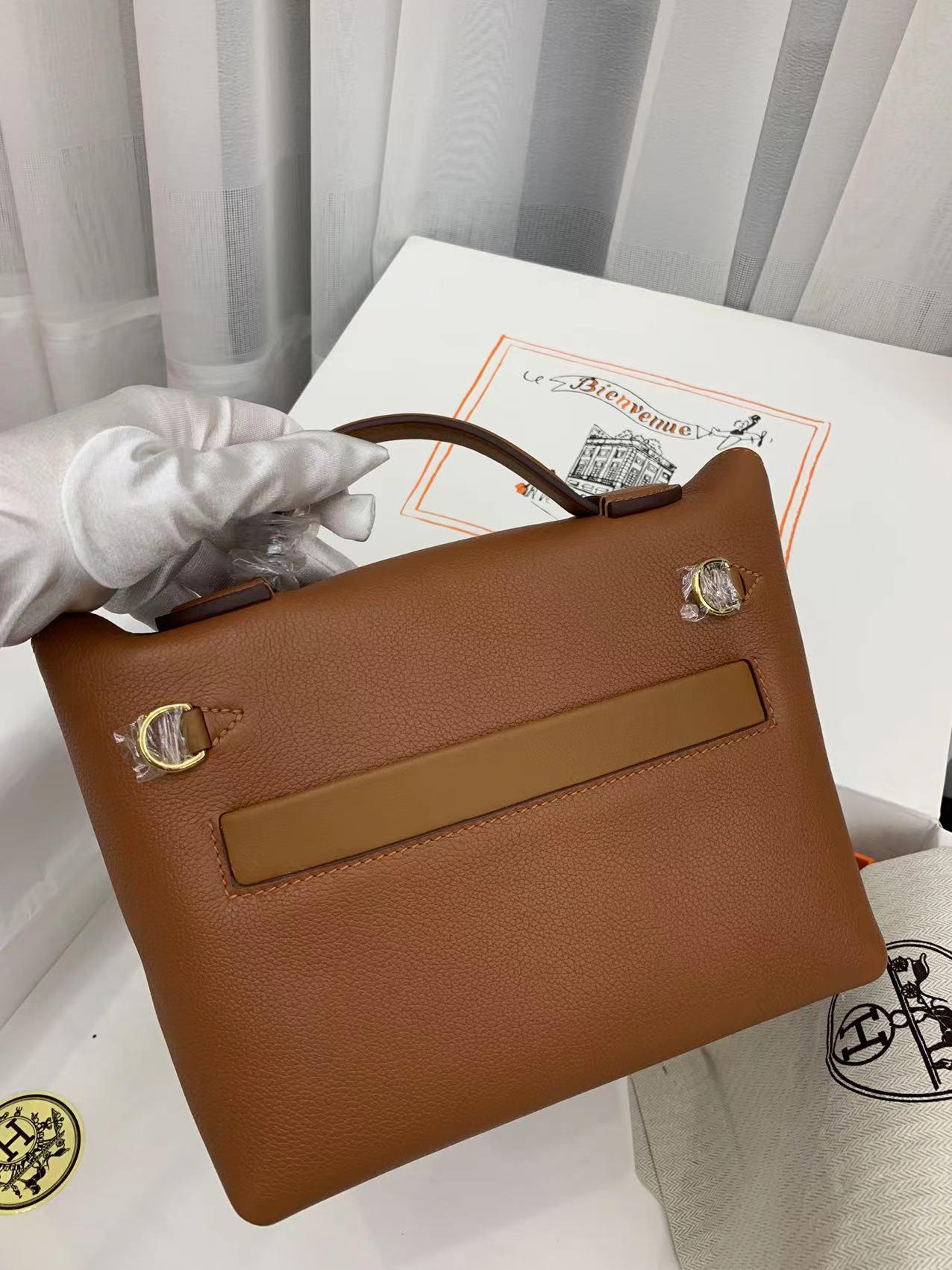 Hermes Kelly Mini 2424 21cm Handbag in Brown Clemence Leather 